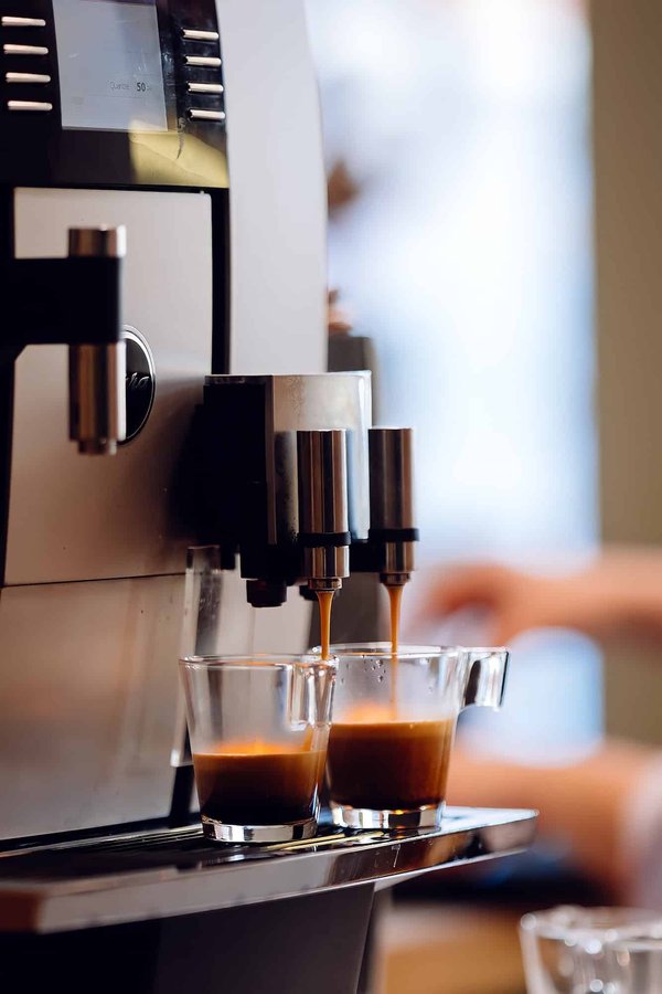 Comment choisir le meilleur café en grain pour votre machine Delonghi ?
