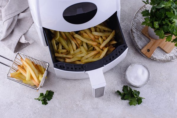 Le guide complet d’une friteuse électrique : choisissez la meilleure option pour votre cuisine